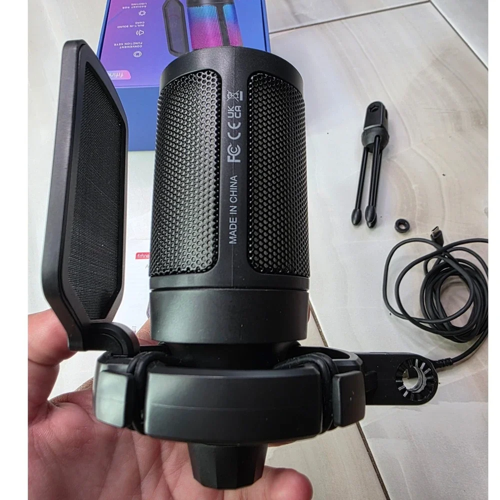 Fifine AmpliGame A6V USB Gaming Microphone RGB Condenser Mic Tripod Stand S2